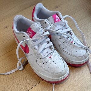 Nike Kids White and Pink Sneakers